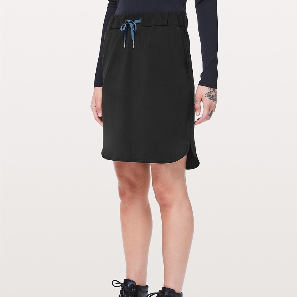 NWT lululemon skirt